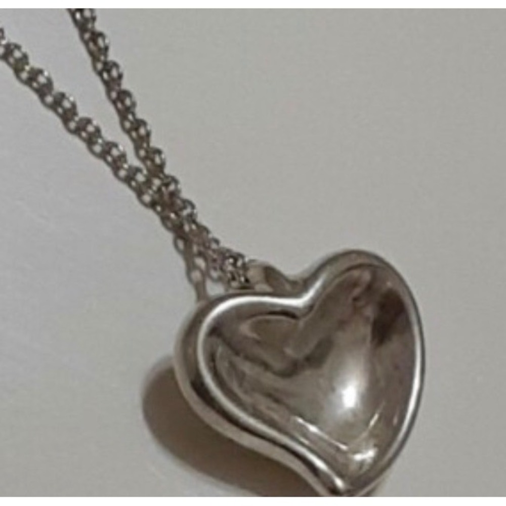 Vintage Tiffany & Co. Elsa Peretti Sterling Silver Floating Full Heart Necklace